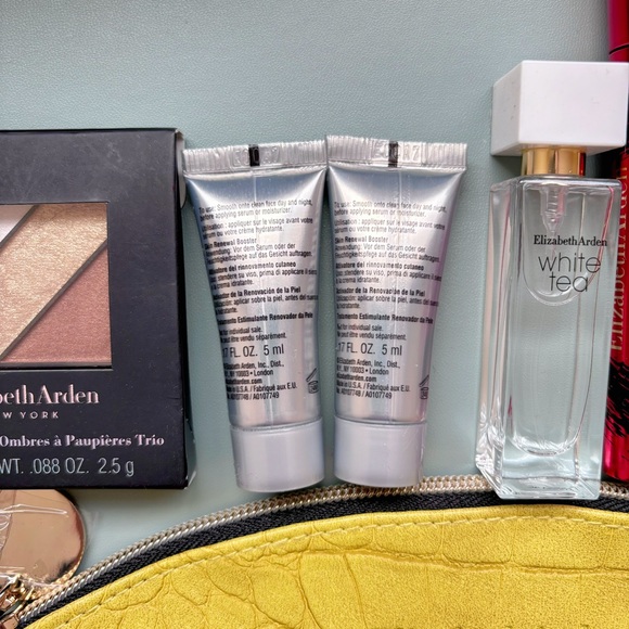 Elizabeth Arden Makeup Bundle - Picture 4 of 11